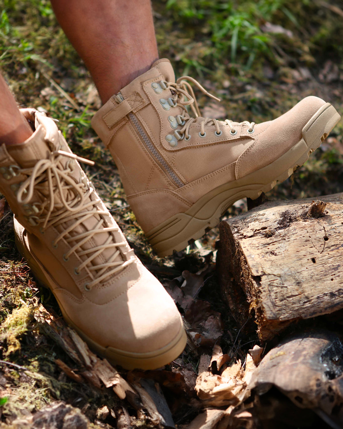 Tactical boots with clearance zipper