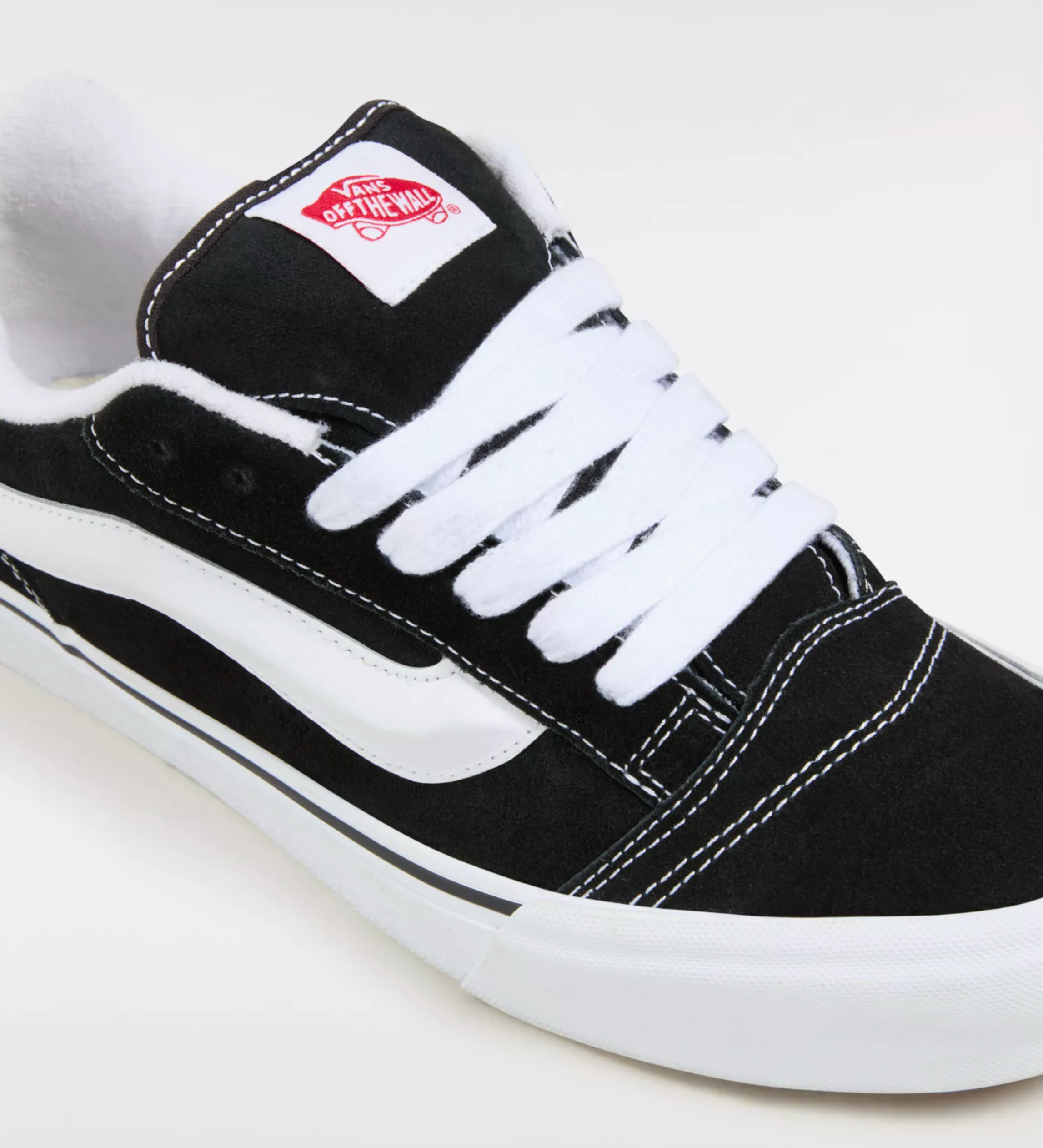 Vans Knu Skool Low tennarit - Musta/Valkoinen